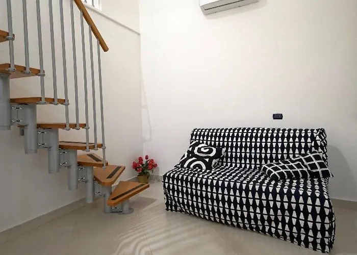 San Lorenzo House